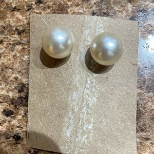 Double sided pearl earrings